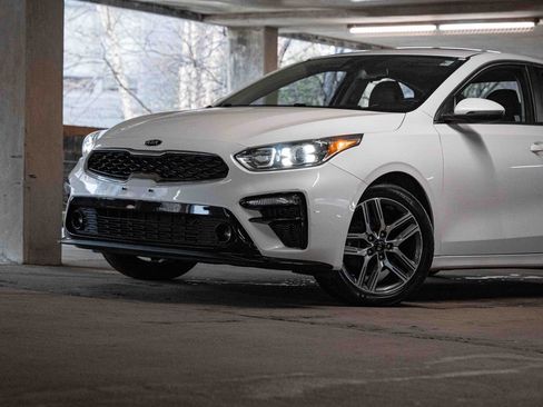 Used 2021 Kia Forte EX image 2