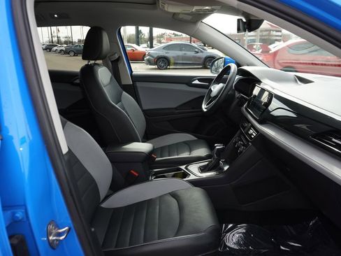 Used 2022 Volkswagen Taos SEL w/ Panoramic Sunroof Package image 29