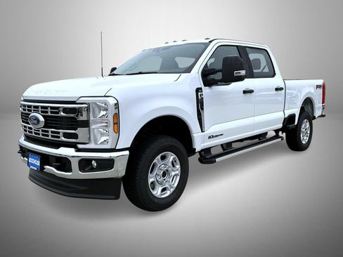 New 2026 Ford F250 XLT w/ FX4 Off-Road Package AWD/4WD image 1