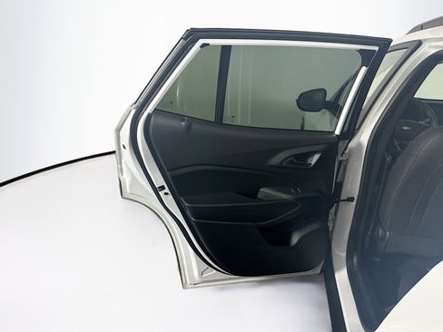 Used 2025 Chevrolet Trax LT w/ LT Convenience Package image 24