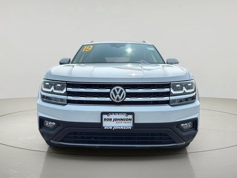 Used 2019 Volkswagen Atlas SE w/ Towing Package FWD image 2