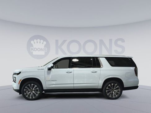 New 2026 Chevrolet Suburban High Country image 7