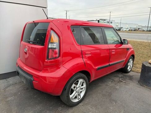 Used 2010 Kia Soul + image 9