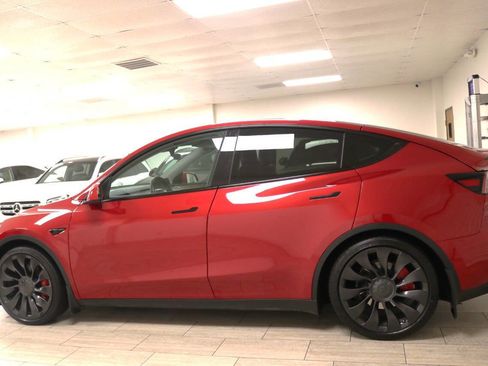 Used 2023 Tesla Model Y Performance image 11