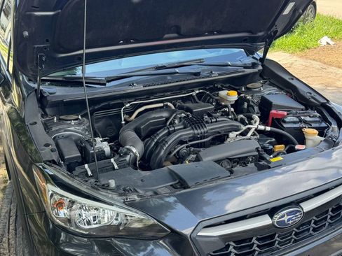 Used 2019 Subaru Crosstrek 2.0i Premium AWD/4WD image 12