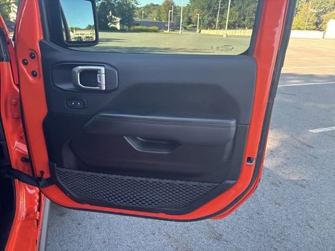 Used 2023 Jeep Wrangler Altitude image 9