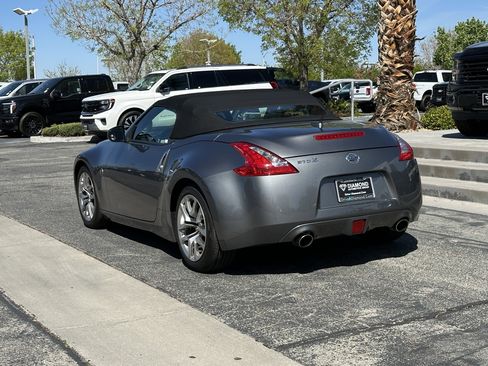 Used 2014 Nissan 370Z Roadster image 4