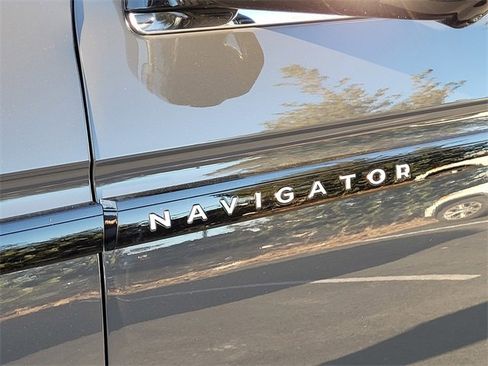 New 2025 Lincoln Navigator Black Label image 24