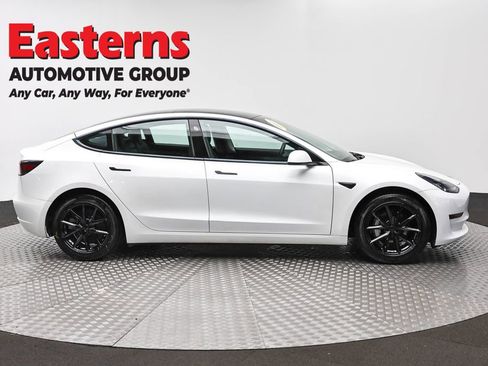 Used 2021 Tesla Model 3 Standard Range Plus RWD image 4