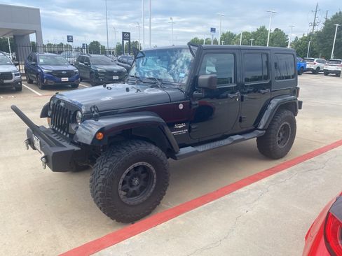 Used 2013 Jeep Wrangler Unlimited Sahara w/ Connectivity Group image 1