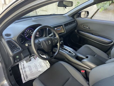 Used 2021 Honda HR-V Sport image 4