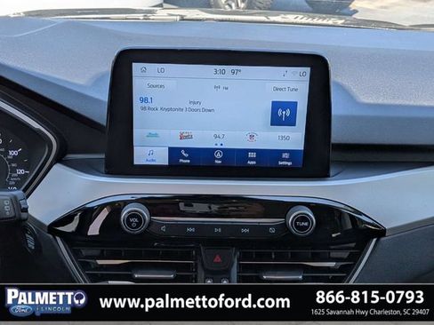 Used 2022 Ford Escape SE w/ SE Sport Appearance Package FWD image 18