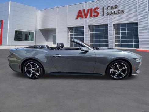 Used 2025 Ford Mustang Premium image 5