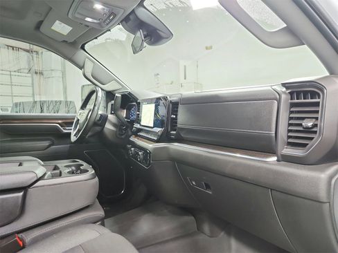Used 2025 Chevrolet Silverado 2500 LT image 35