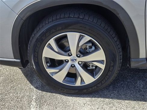 Used 2021 Subaru Ascent Premium w/ Convenience Package image 19