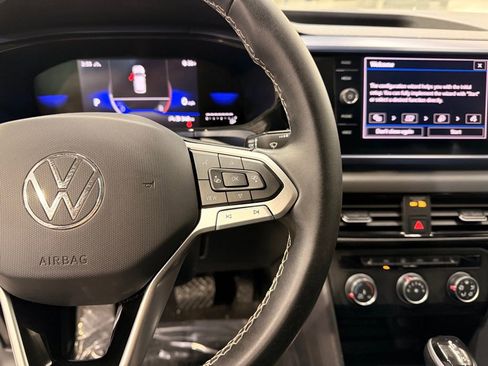 Used 2022 Volkswagen Taos SE image 14