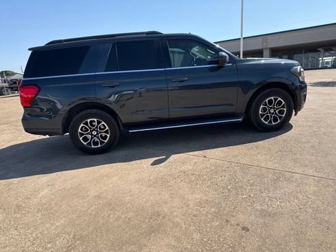 Used 2022 Ford Expedition XLT RWD image 8
