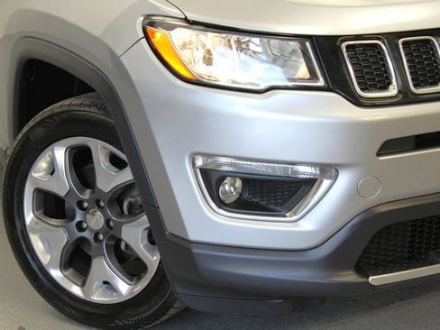 Used 2017 Jeep Compass Limited w/ Navigation Group AWD/4WD image 2