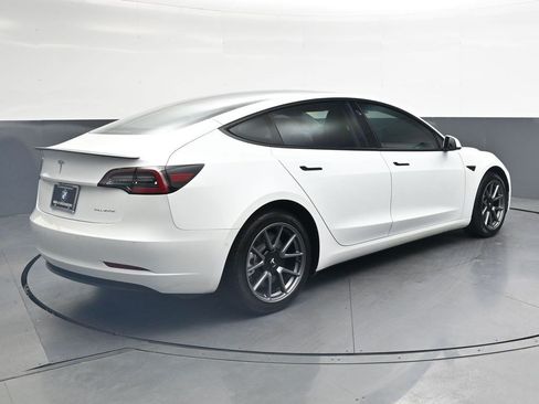 Used 2022 Tesla Model 3 Long Range AWD/4WD image 4
