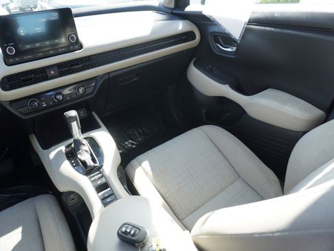 Used 2023 Honda HR-V LX image 17