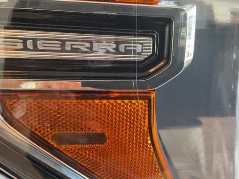 Used 2021 GMC Sierra 1500 SLT AWD/4WD image 43