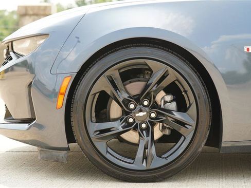 Used 2019 Chevrolet Camaro LT RWD image 12