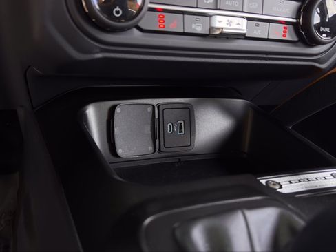 Used 2022 Ford Bronco Badlands image 12