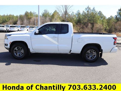 Used 2025 Nissan Frontier SV w/ SV Convenience Package image 5