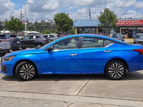 Used 2025 Nissan Altima 2.5 SV FWD image 25