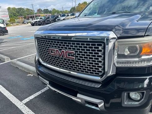 Used 2015 GMC Sierra 2500 Denali AWD/4WD image 2