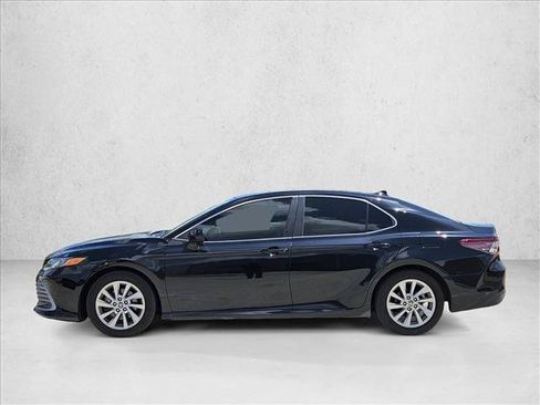 Used 2022 Toyota Camry LE FWD image 8