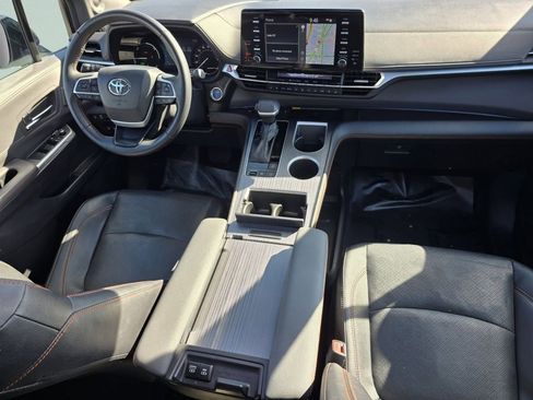 Used 2024 Toyota Sienna XSE w/ XSE Premium Package AWD/4WD image 32