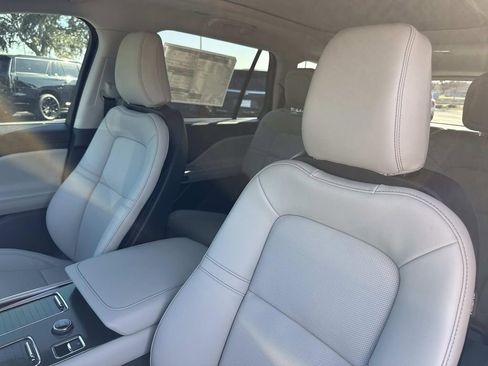 New 2026 Lincoln Aviator 2WD image 22