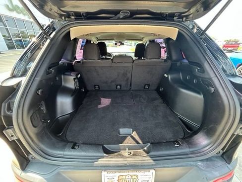 Used 2014 Jeep Cherokee Sport FWD image 7