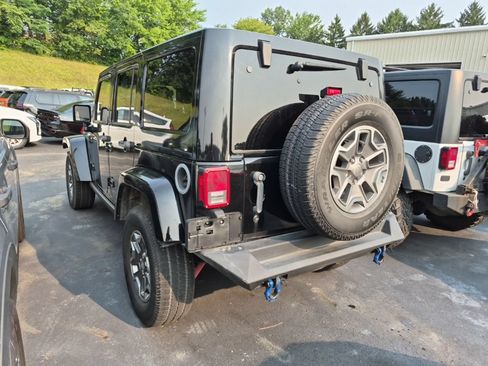 Used 2014 Jeep Wrangler Unlimited Rubicon w/ Connectivity Group AWD/4WD image 3