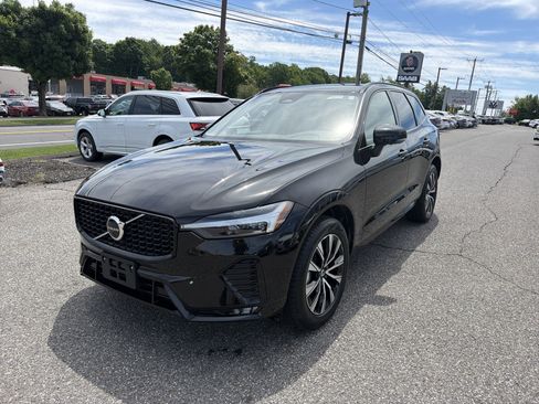 Certified 2025 Volvo XC60 B5 Plus w/ Climate Package AWD/4WD image 3