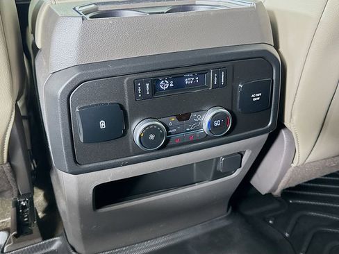 Used 2019 Ford Expedition Limited w/ Equipment Group 302A AWD/4WD image 27