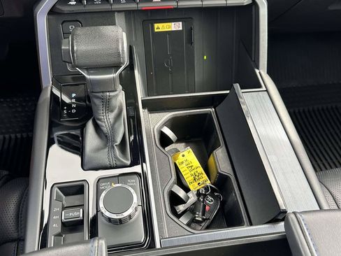 Used 2023 Toyota Tundra Platinum AWD/4WD image 17