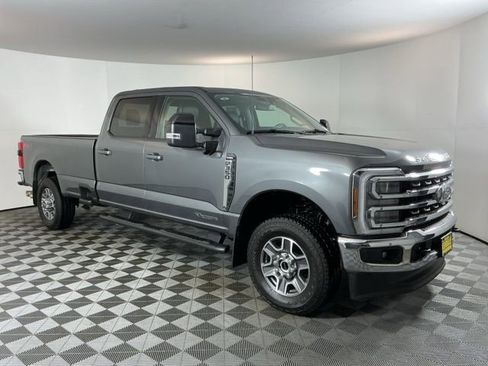 Used 2025 Ford F350 Lariat w/ FX4 Off-Road Package image 3