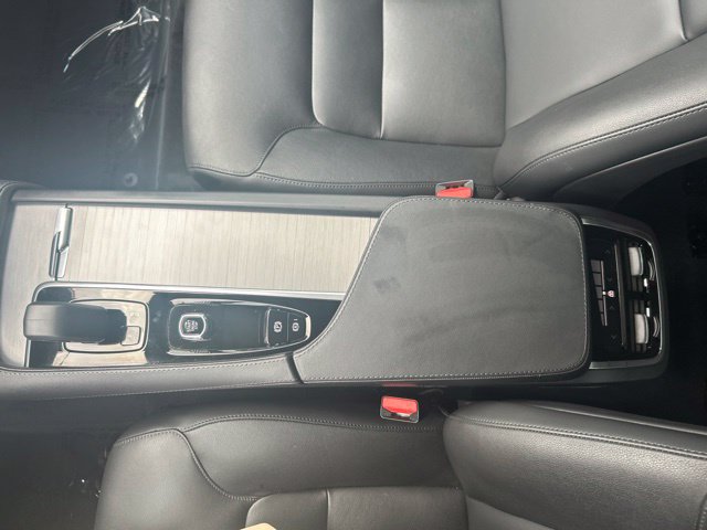 Certified 2025 Volvo XC90 B5 Core AWD/4WD image 26