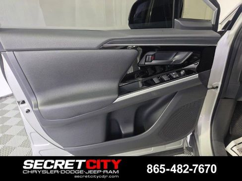 Used 2024 Toyota bZ4X XLE w/ Weather Package AWD/4WD image 12