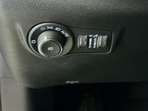 Used 2022 Jeep Compass Latitude image 10