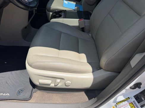 Used 2019 Toyota Sienna XLE w/ XLE Navigation Package AWD/4WD image 22