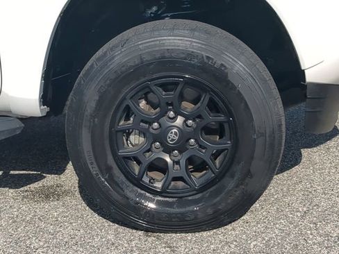 Certified 2022 Toyota Tacoma SR5 image 11