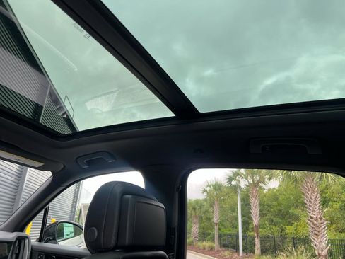 New 2025 Porsche Cayenne image 25