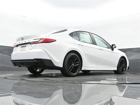 New 2026 Toyota Camry SE image 25