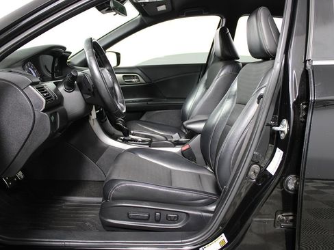 Used 2016 Honda Accord Sport image 9