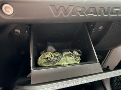 Used 2019 Jeep Wrangler Unlimited Rubicon image 25