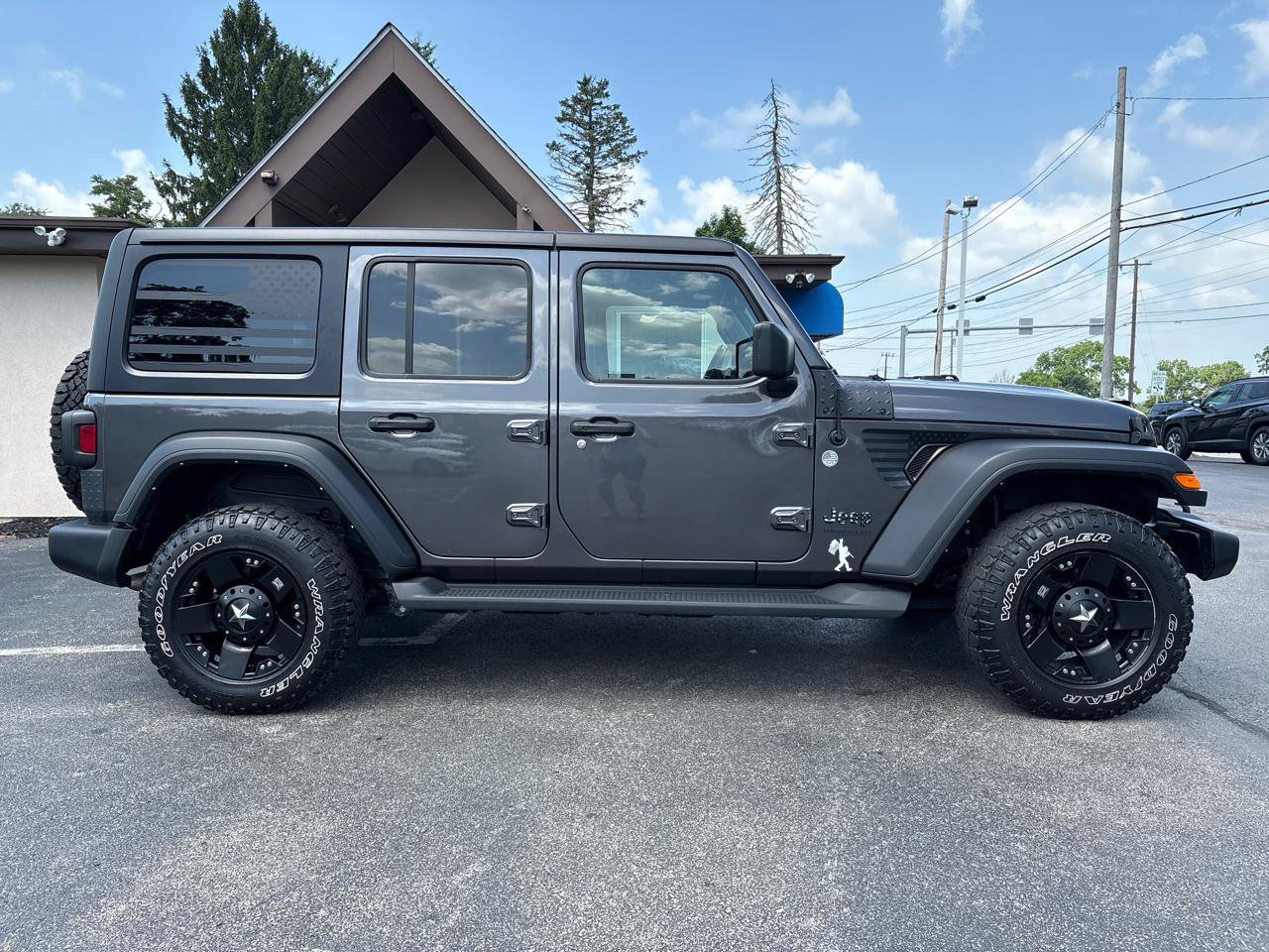 Used 2022 Jeep Wrangler Unlimited Sport AWD/4WD image 4