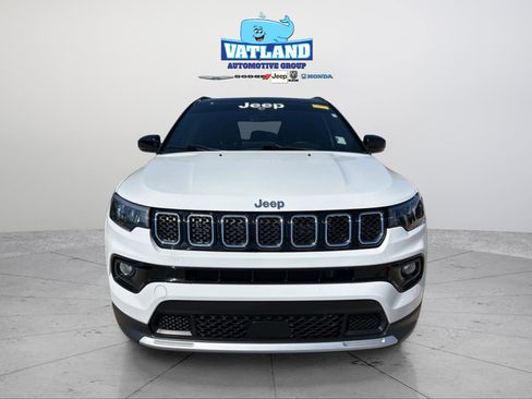Used 2023 Jeep Compass Limited w/ Sun and Sound Group image 8
